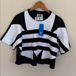 Tilly’s Adidas Blk & Wht Crop Top
